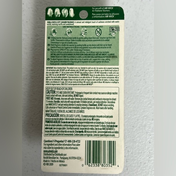 Lot of 4 AirWick Winter Luxury Vanilla Snow Soft Cashmere Scented Oil Refill - Picture 5 of 7